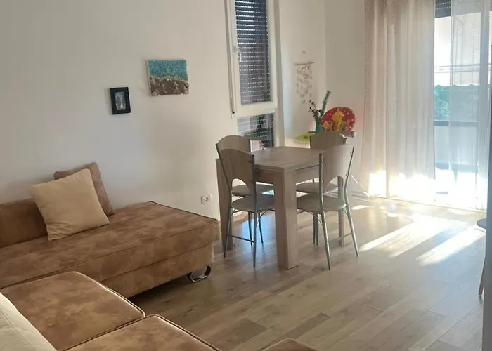 Vala Mar By Four C Hamallaj