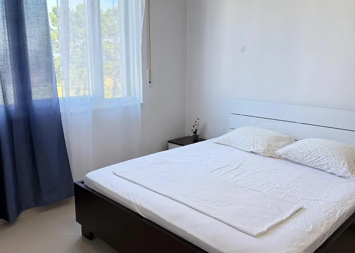 Vala Mar By Four C Hamallaj