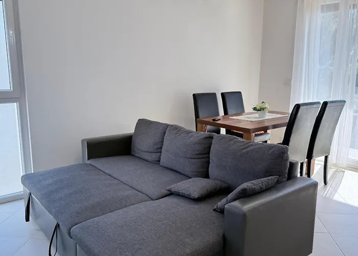 Apartment Vala Mar By Four C Hamallaj